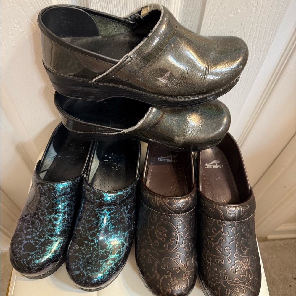 Dansko Clogs Set - Iridescent and Brown sz 39